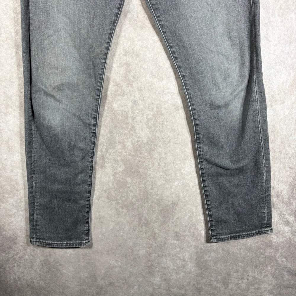 Levi's Jeans Mens 29x32 Black Washed 502 Regular Taper Premium Denim Faded Pants - Picture 3 of 13